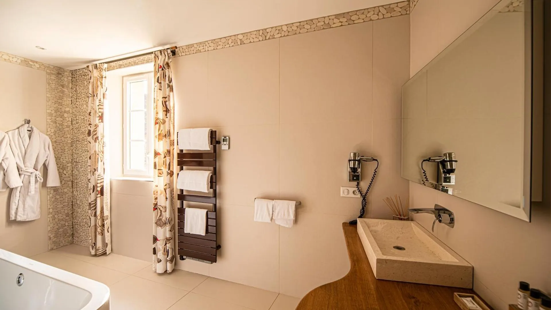 Chateau De La Falque, The Originals Relais Saint-Geniez-dʼOlt 4*,